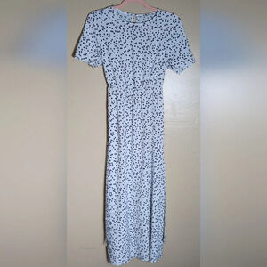 Shein white and black heart dress. Short sleeves. Size small. 100% polyester